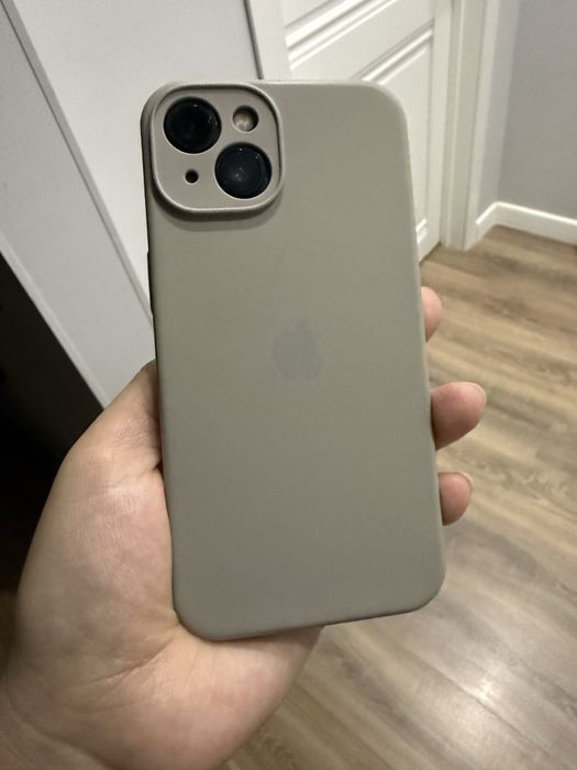 iPhone 13 mini практически новый