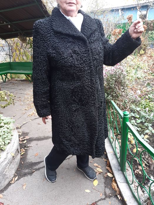 Продается полушубок, каракуль