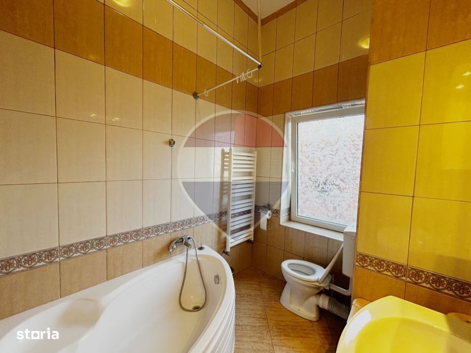 Apartament spatios 3 camere in zona Primaverii