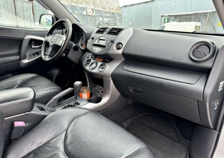 Продаю Toyta Rav4