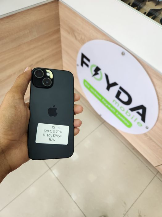 IPhone 15.   . .