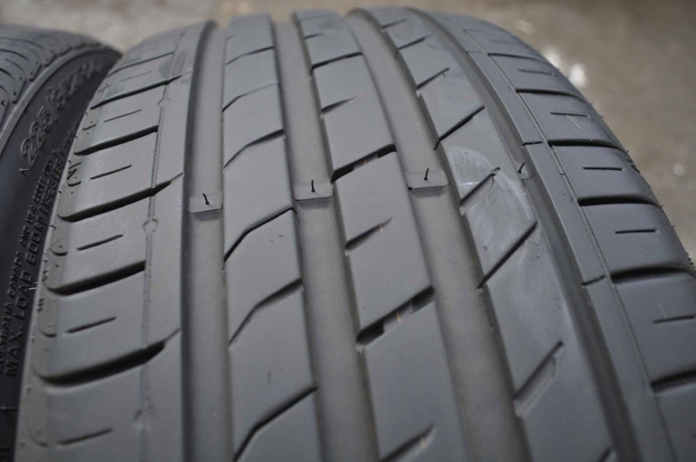 SET 2 Anvelope Vara 225/35 R20 NEXEN N FERA SU1 90Y
