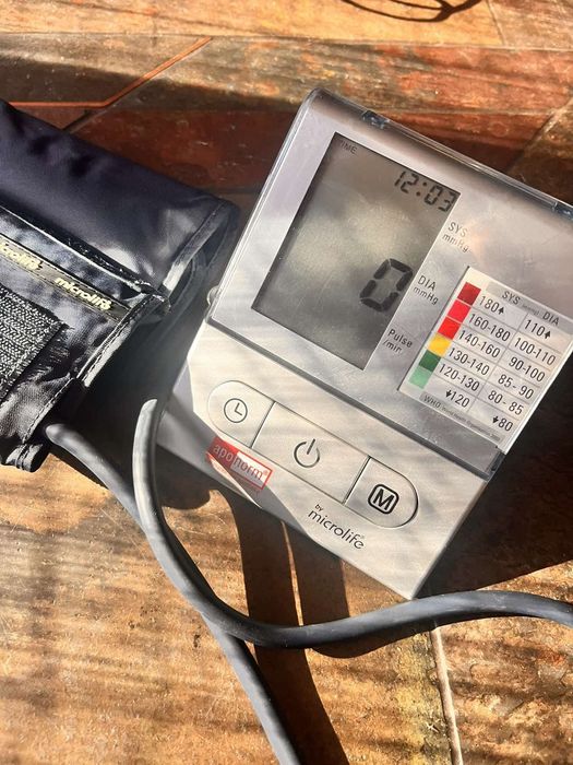 Microlife  AG Basic апарат за кръвно налягане