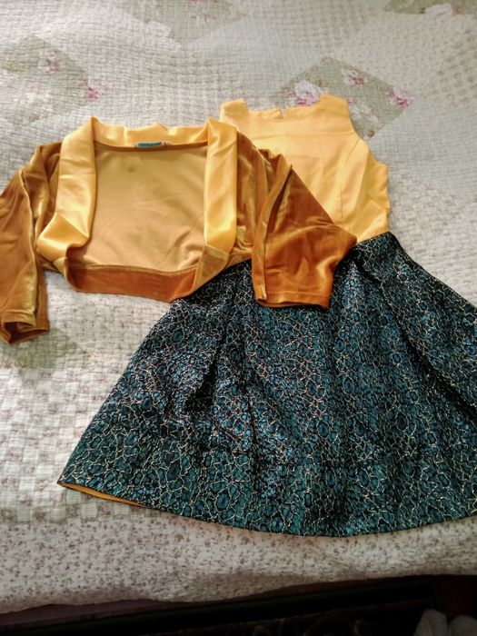 Платья для девочек и женщин