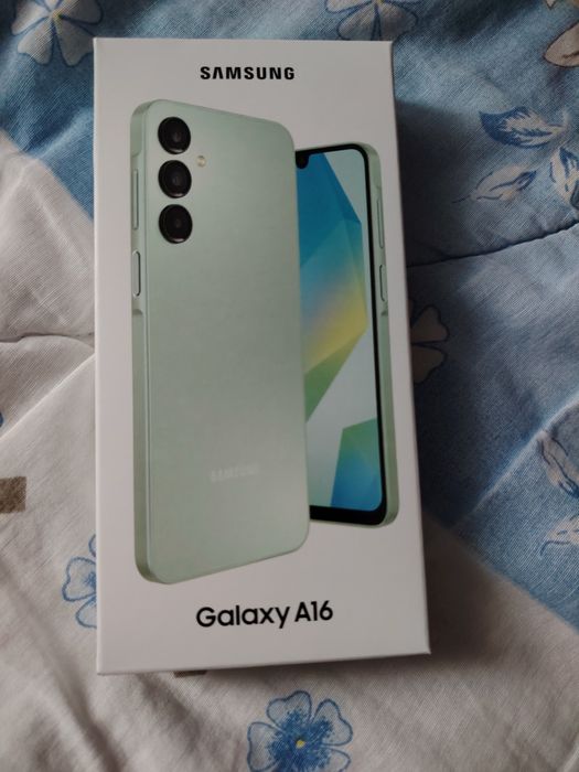 Продава се (не е отварян  дори) чисто нов.