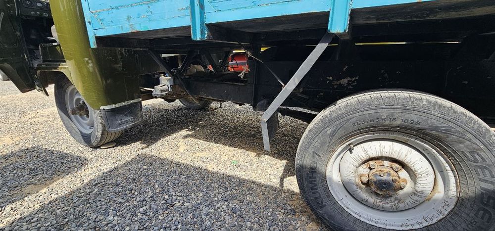 Uvazik sotiladi 1982 metan gaz