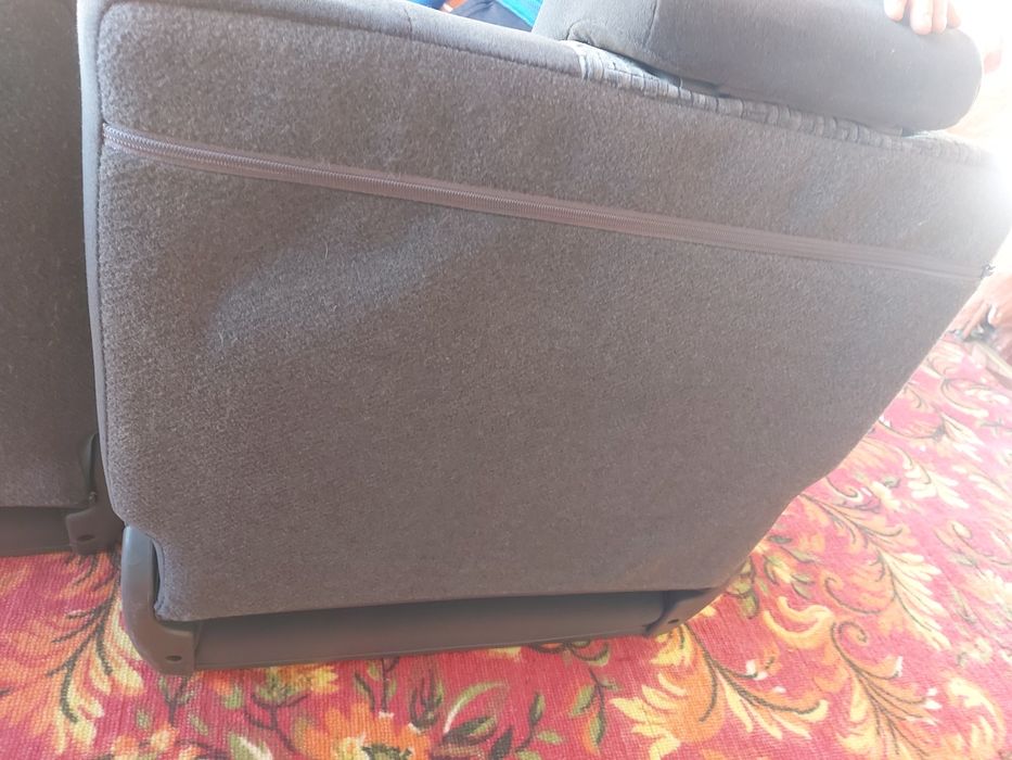 Сидения трети рияд