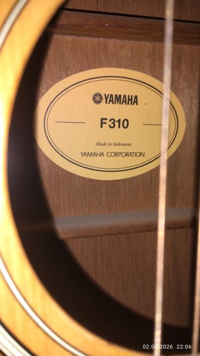 Акустическая гитара YAMAHA