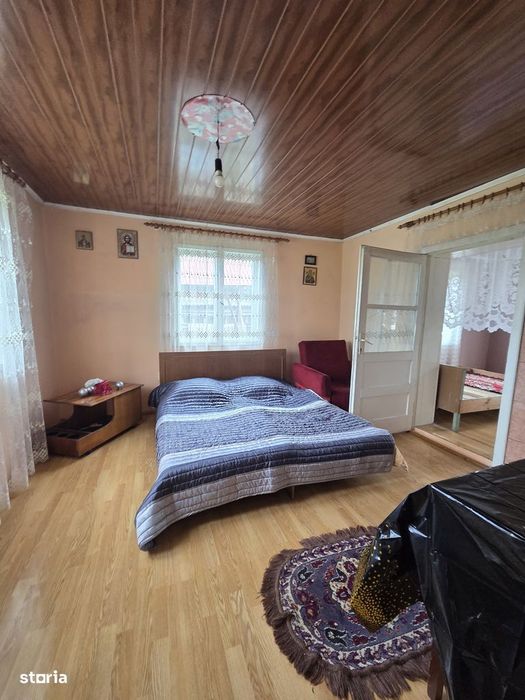 Se vinde casă 4 camere parter Zamostea Suceava 30.000euro + anexe