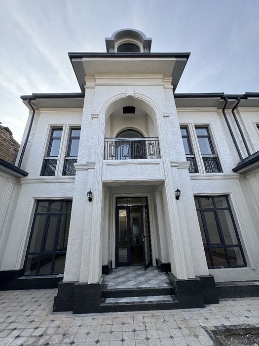 Yangi hayot tumanida 1.65 sotihli yangi qurilgan 7 xonali kottej