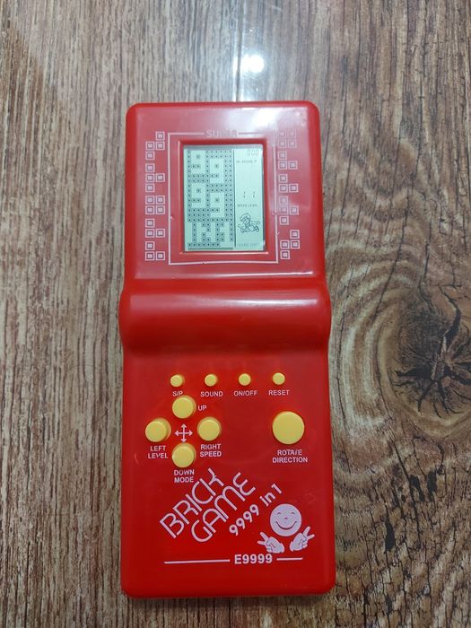 Consola super brick game cu 9999 jocuri retro