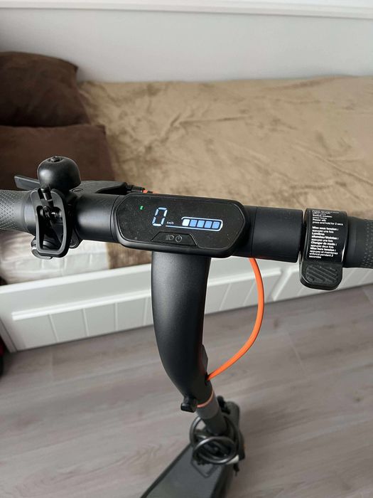 Trotinetă electrică - Segway Ninebot KickScooter (din seria E2 sau F2)