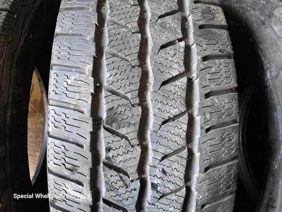 215/60R16C Continental  бусови гуми