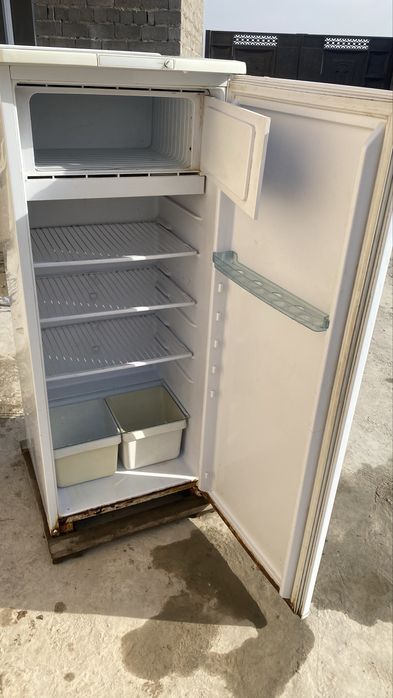 Холодильник бирюса