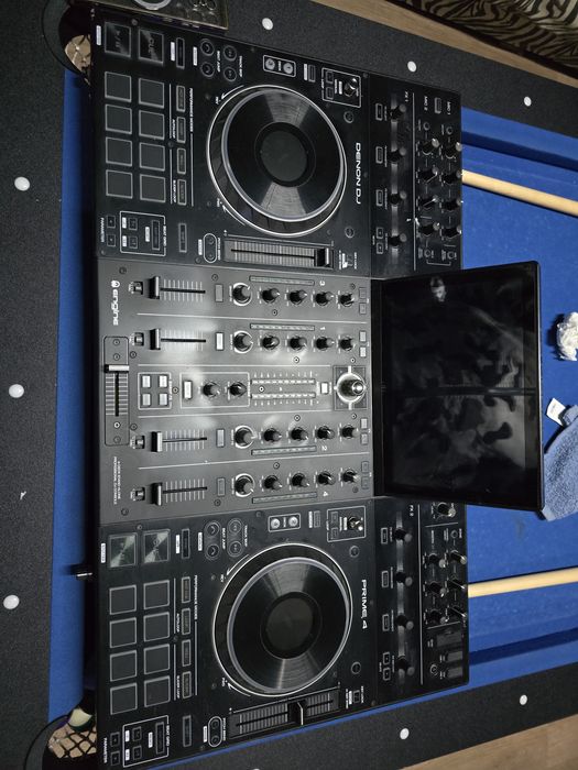 Denon prime 4.     .