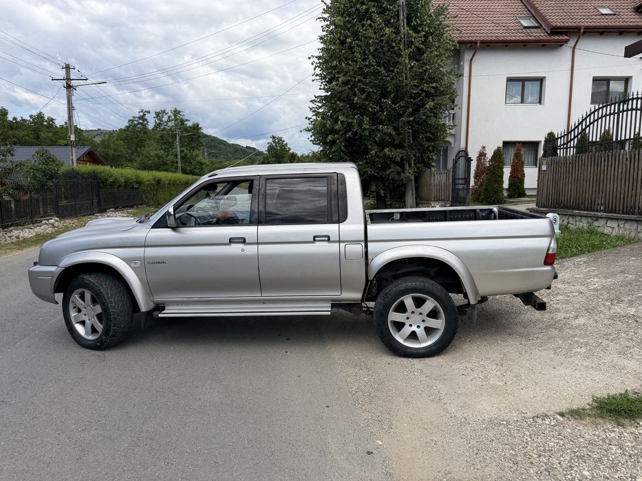 Mitsubishi L200 autoutilitara 4x4 2003 AC