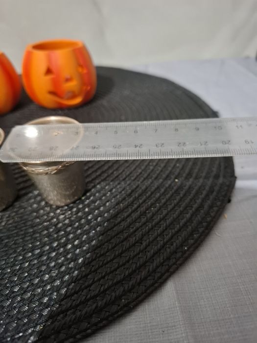 Set 3 pahare argintate filigran Franta inaltime 4 cm si raza de 3.5 cm