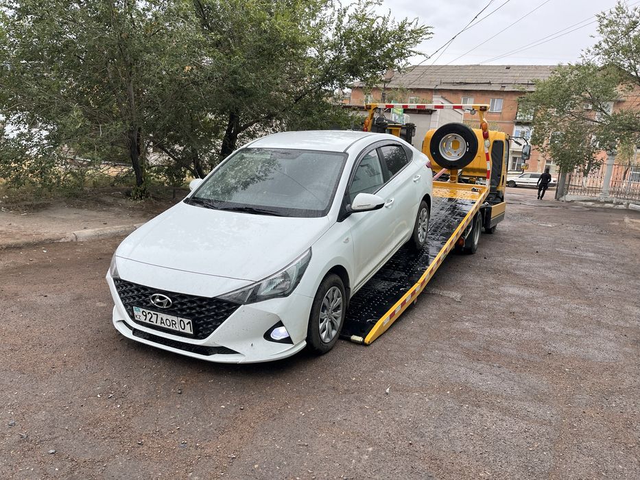 эвакуатор с гидроплатформой