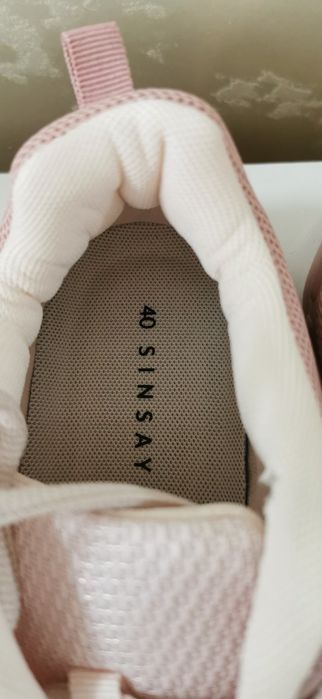 Дамски спортни обувки