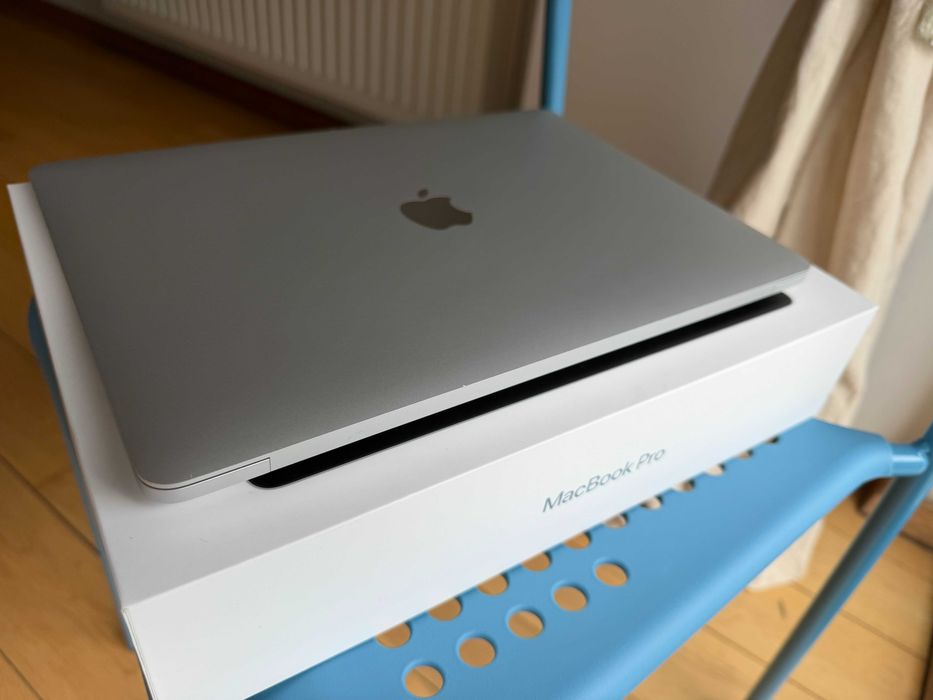 Macbook PRO Touchbar M1 8gb RAM 512gb SSD IMPECABIL 87% Baterie