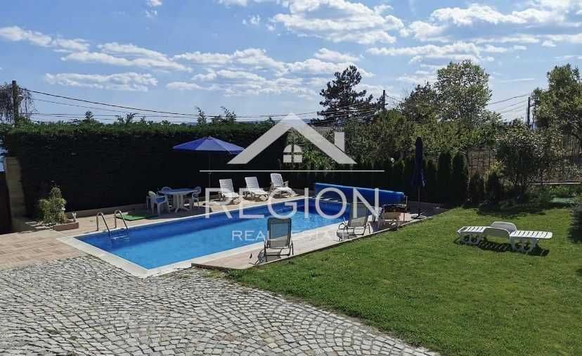 Дава се под наем Тристаен апартамент в Варна, Бриз - 128 кв.м за 700 € - Снимка #9