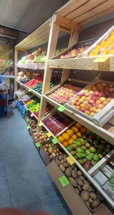 Жеміс жидек, көкөніске арналған полка сатылады