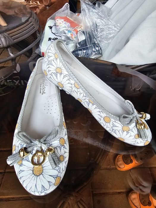 Обувь детская,кожаная.