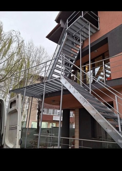 Vând scări zincate facem si scări de interior la oferirea clientului n