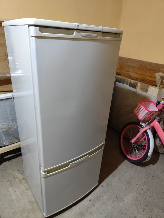 Продам холодильники 2 шт Бируса Россия