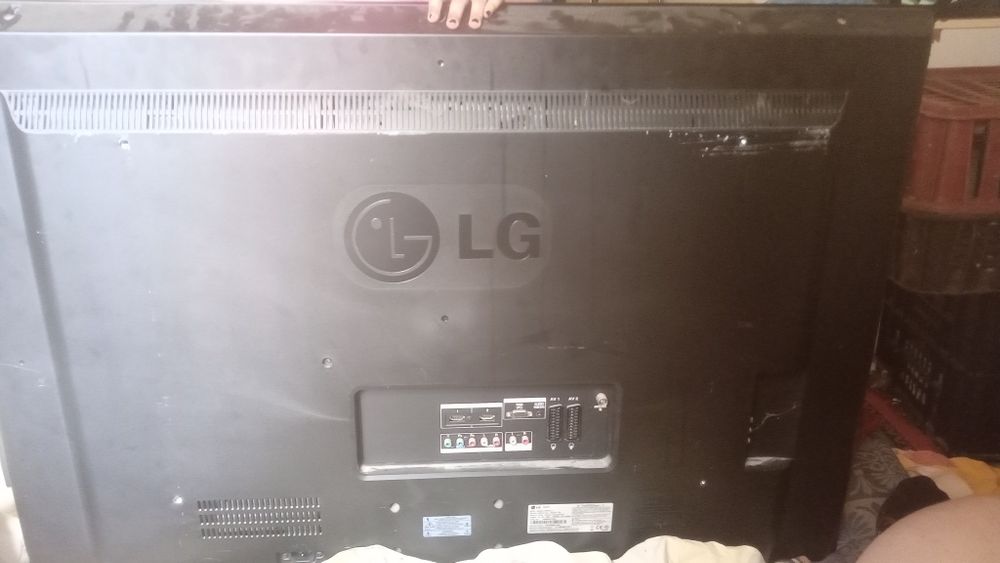 Плазма LG голяма е