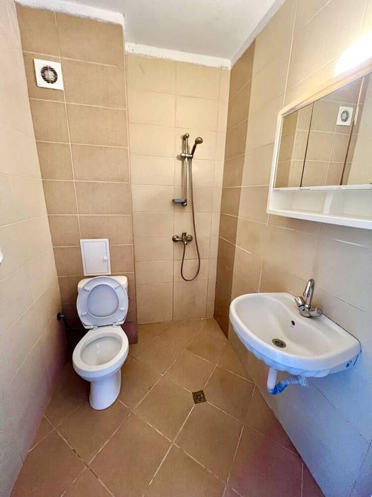 Дава се под наем Тристаен апартамент в Бургас, Лазур - 110 кв.м за 418.71 € - Снимка #6