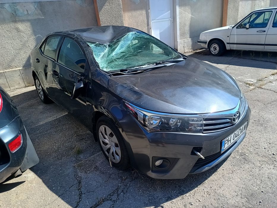 Auto avariat toyota corolla