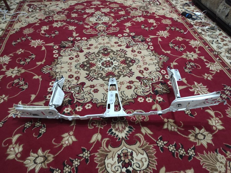 Продам переднюю панель телевизор ауди с4 (б4)