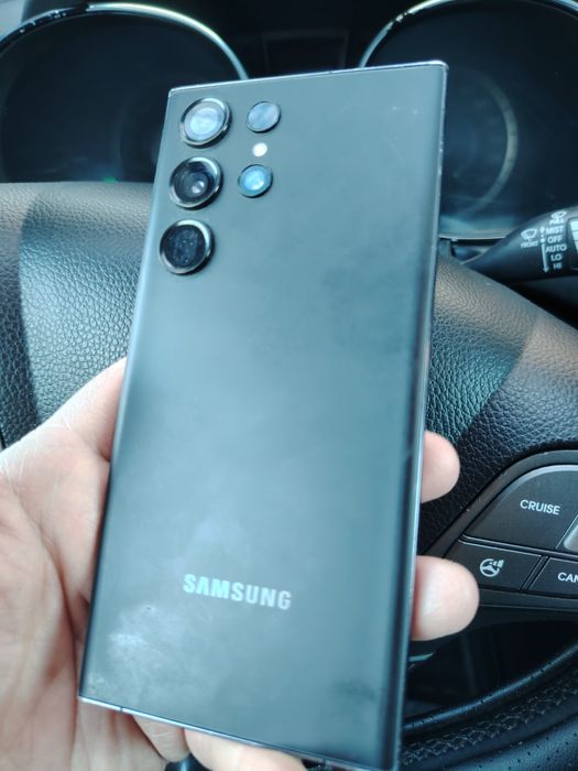 Продам Samsung Galaxy s 23 ultra 512