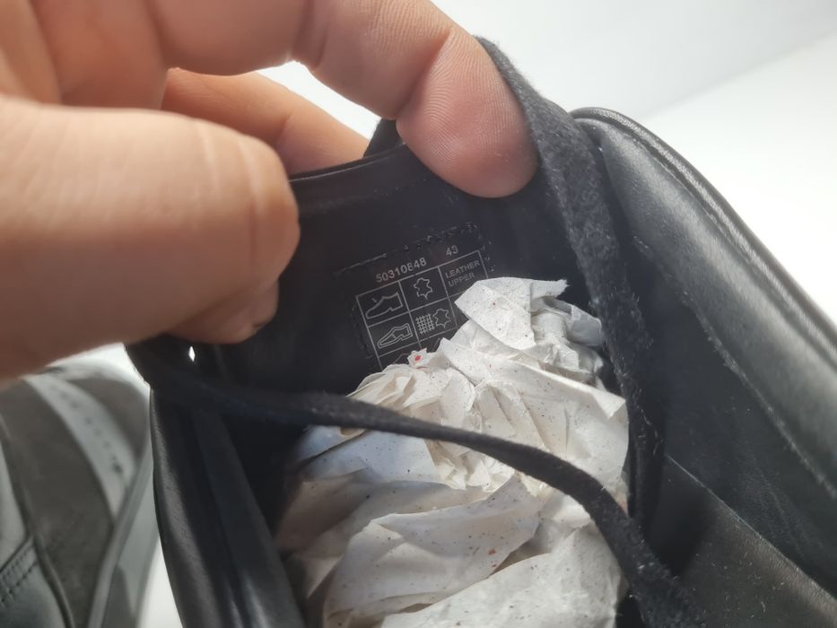 Кецове Hugo

Чисто нови без кутия.

Размер 43 стелка 28.5 см.
(Уголеме