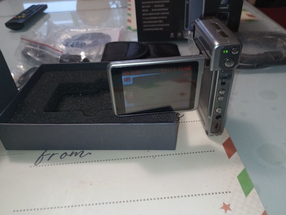 HandyCam Odys, foto-video HD, HDMI, 6 in 1, la cutie