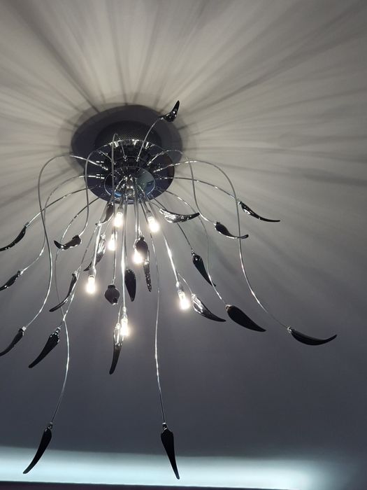 Полилей осветително тяло