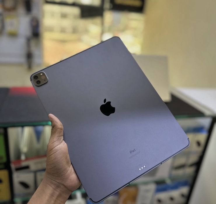 IPad 12.9 5th Generation M1 512Gb + Celular