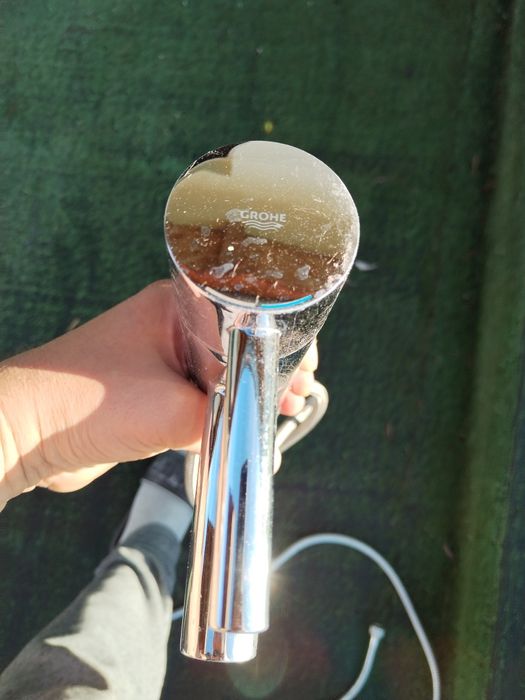 Продавам смесители за мивки и душ