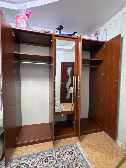 Шкаф сатылады срочна