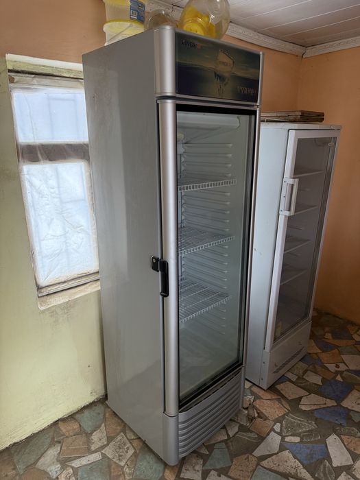 Витренный холодильник срочно!!!