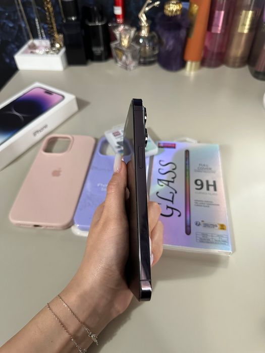 Iphone 14 pro max  usor fisurat