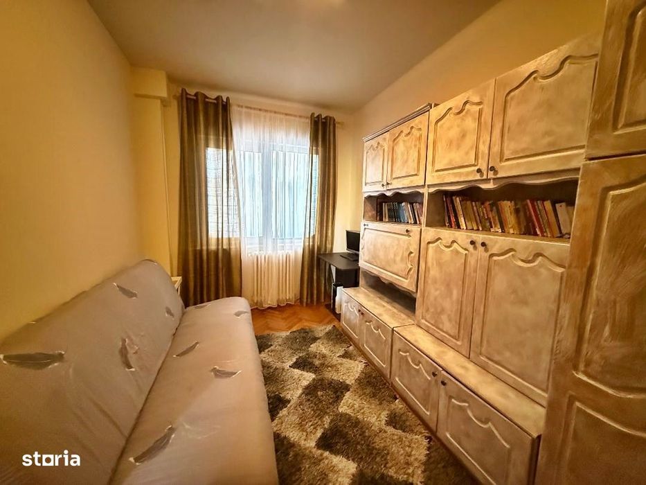 De vanzare Apartament 4 camere, zona Cetate - Scoala nr 7.