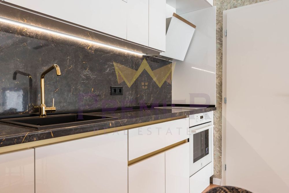 Дава се под наем Тристаен апартамент в Варна, Център - 100 кв.м за 1000 € - Снимка #5