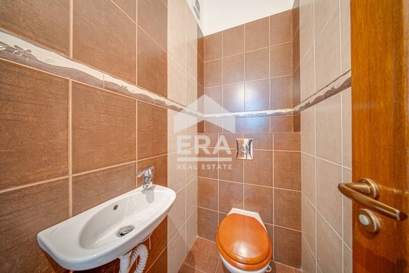 Слънчев тристаен апартамент завършен "до ключ" в кв. Симеоново