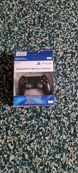 Vând controller sony  ps4