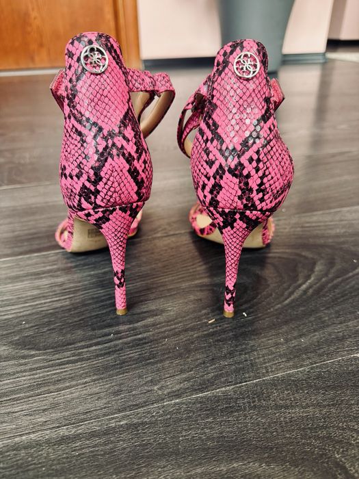 Дамски сандали GUESS Kahlua Pink Snake Print Sandals
