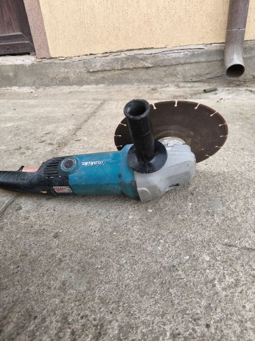 Vând Flex Makita