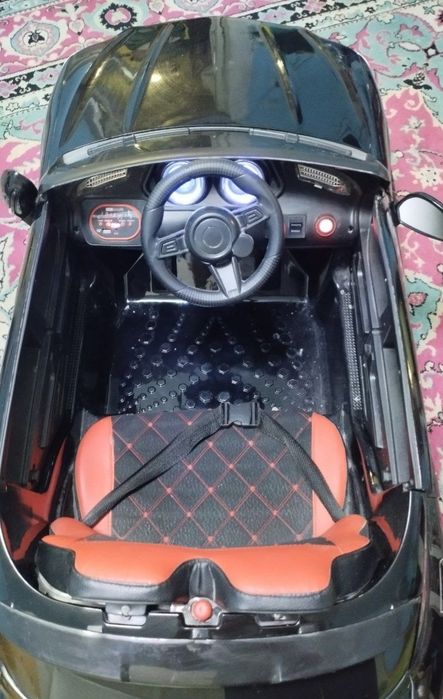 Продам детскую машину