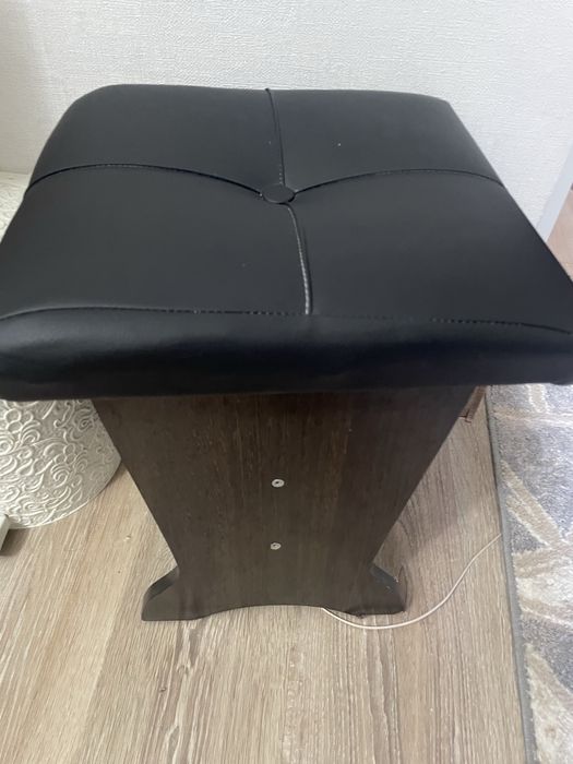 Стулья + 4 маленьких стул